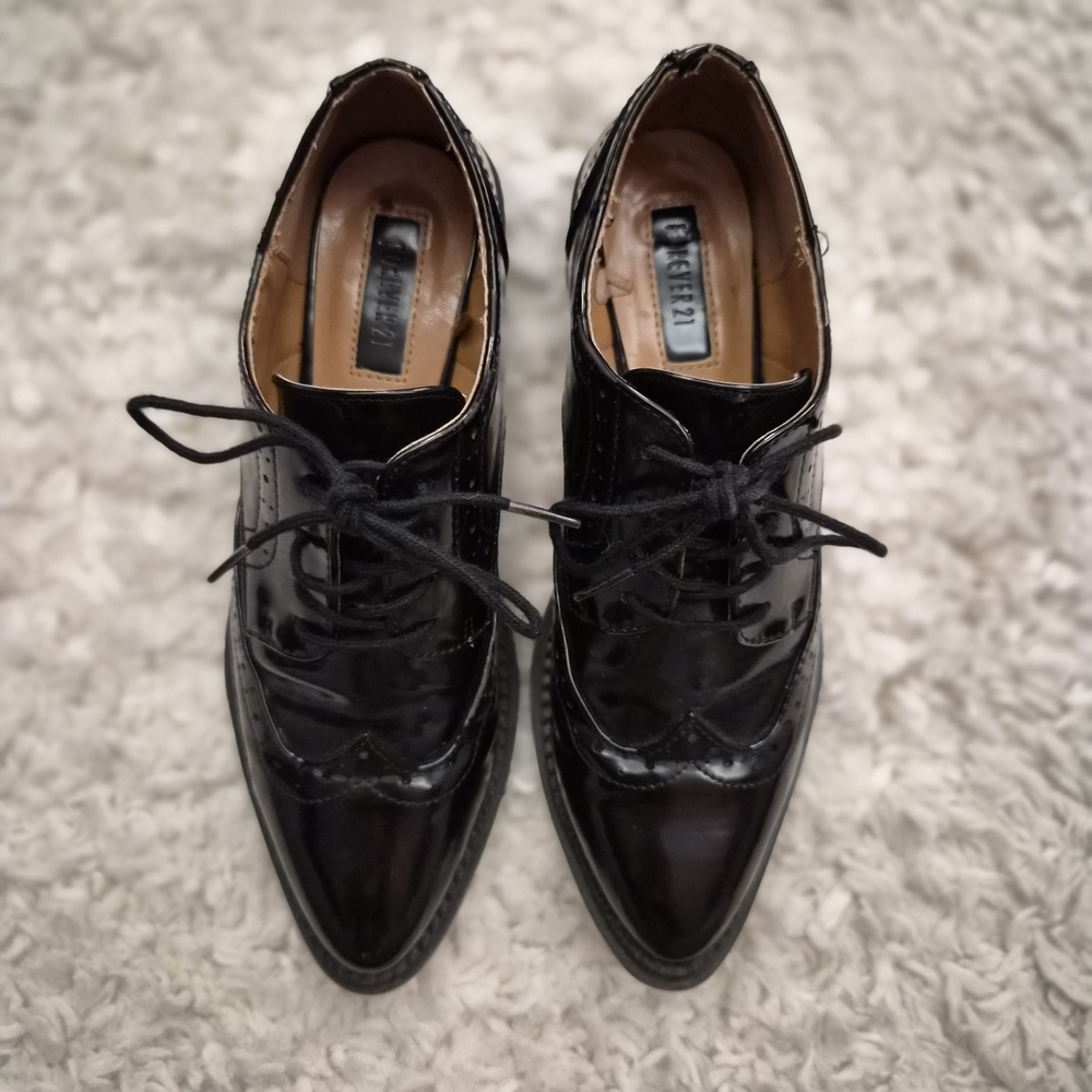 Forever 21 Black Patent Lace-Up Oxford Shoes | Women’s | Low Heel